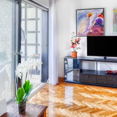 House Viola By Istra Vacation בית נופש *