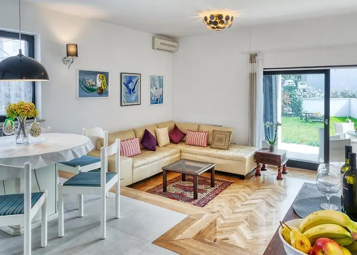 House Viola Nyaraló *