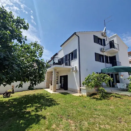House Viola Holiday home