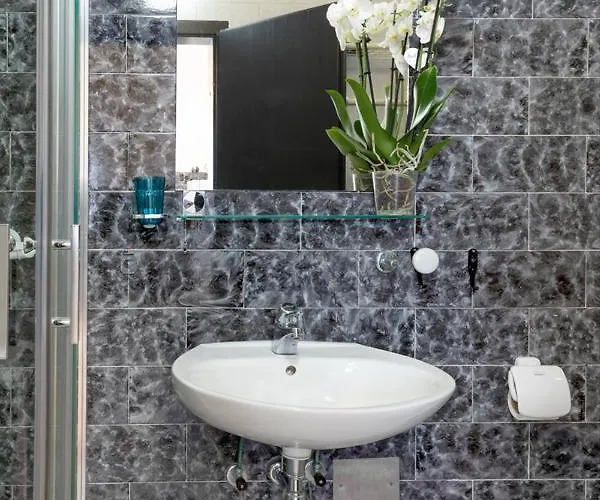 House Viola Πούλα